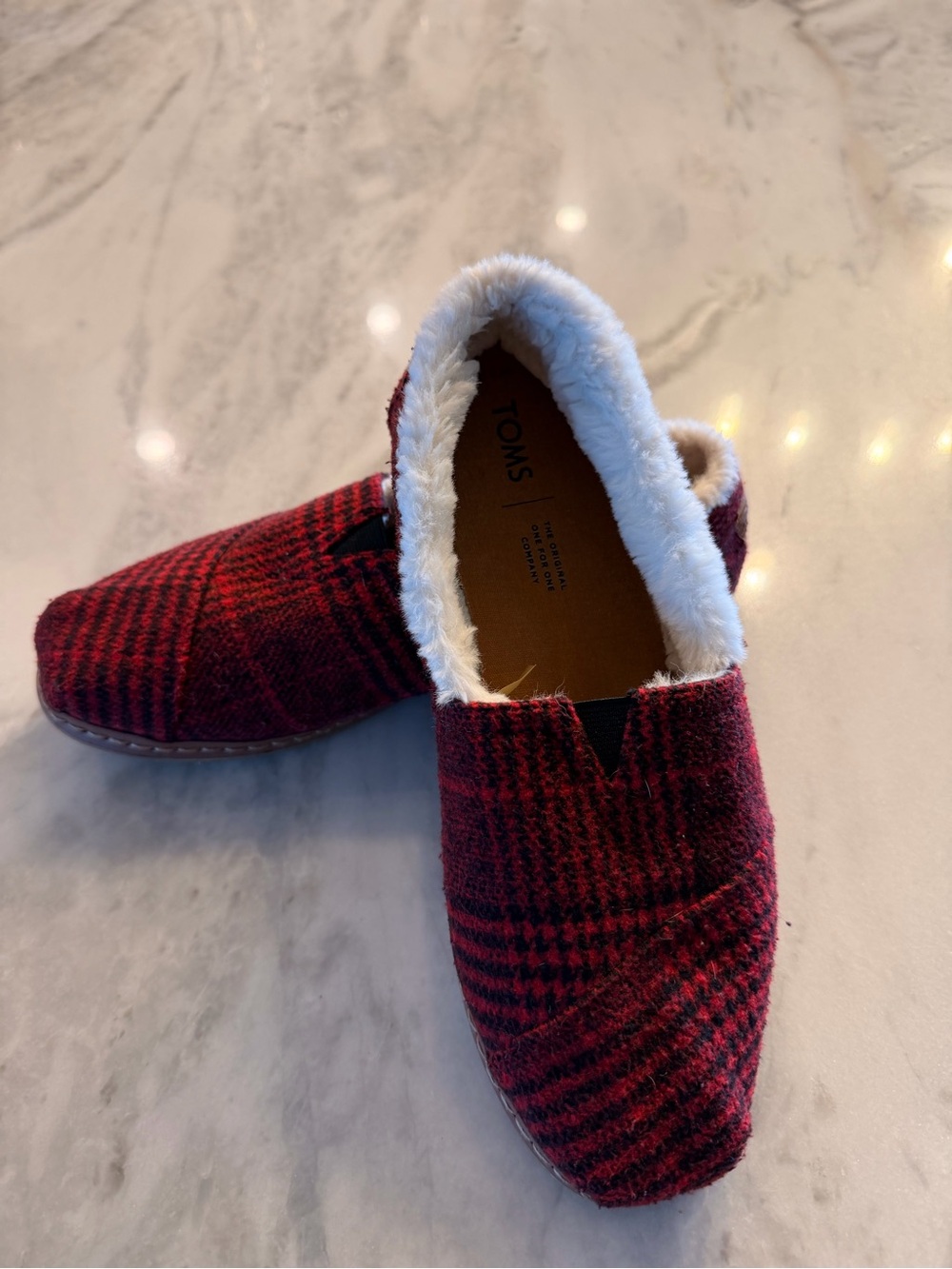 TOMS Women’s Alpargata Slip-On Flats with Faux Fur Lining SIZE 7.5